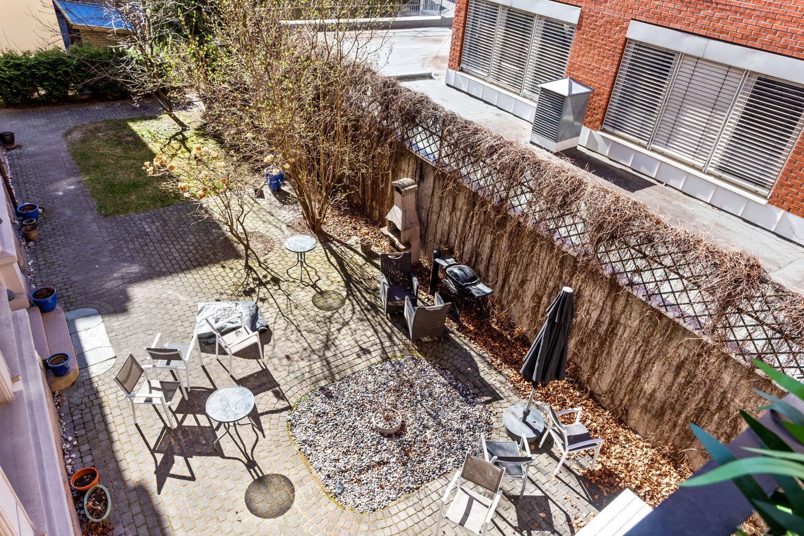 Sameiet harmeget pent opparbeidet fellesarealer til glede for beboerne. Galleribilde