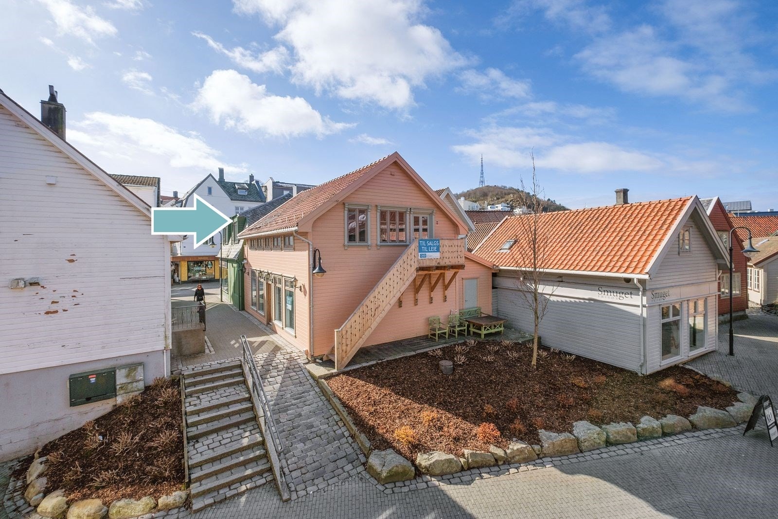 Dette er en meget fin og arealeffektiv selveierleilighet i to separate deler - Ønsker man en urban og aktiv hverdag, er denne beliggenheten midt i blinken! Galleribilde
