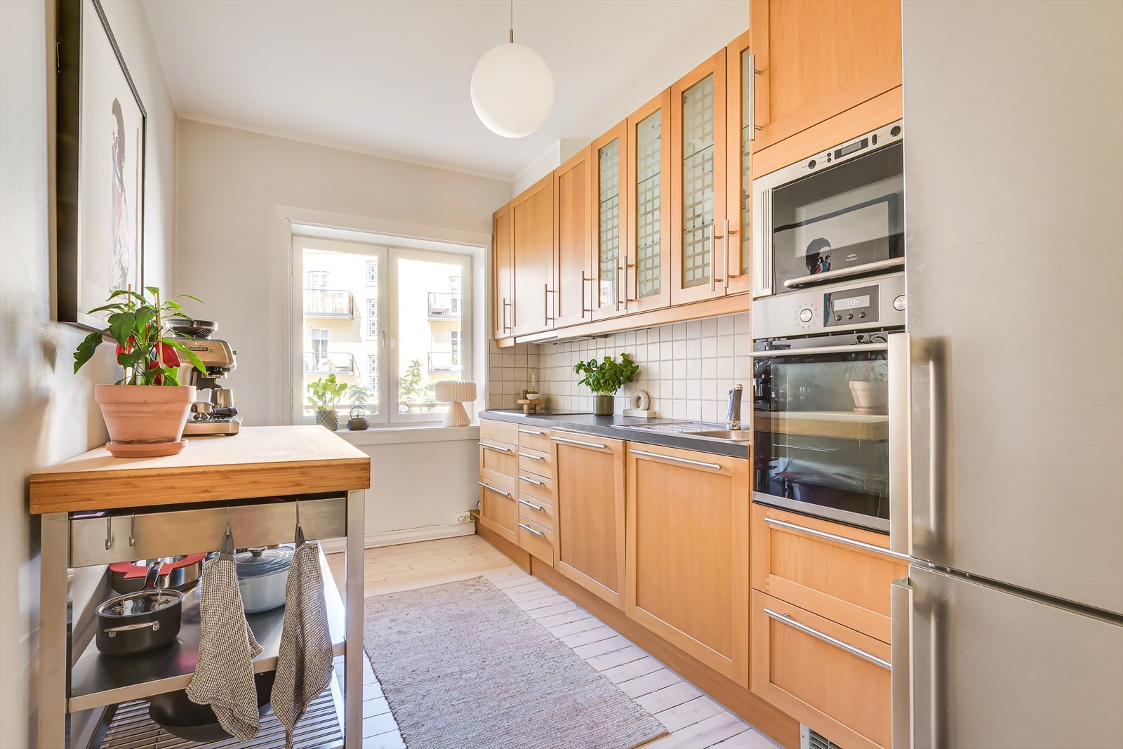 Separat kjøkken av god størrelse. Galleribilde