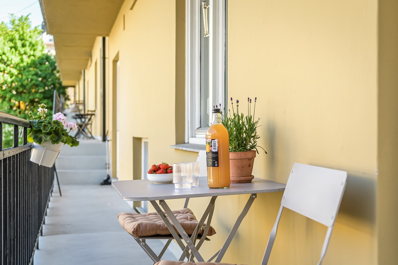 Soverommet er vendt mot bakgård og har utgang til en brannbalkong. Galleribilde