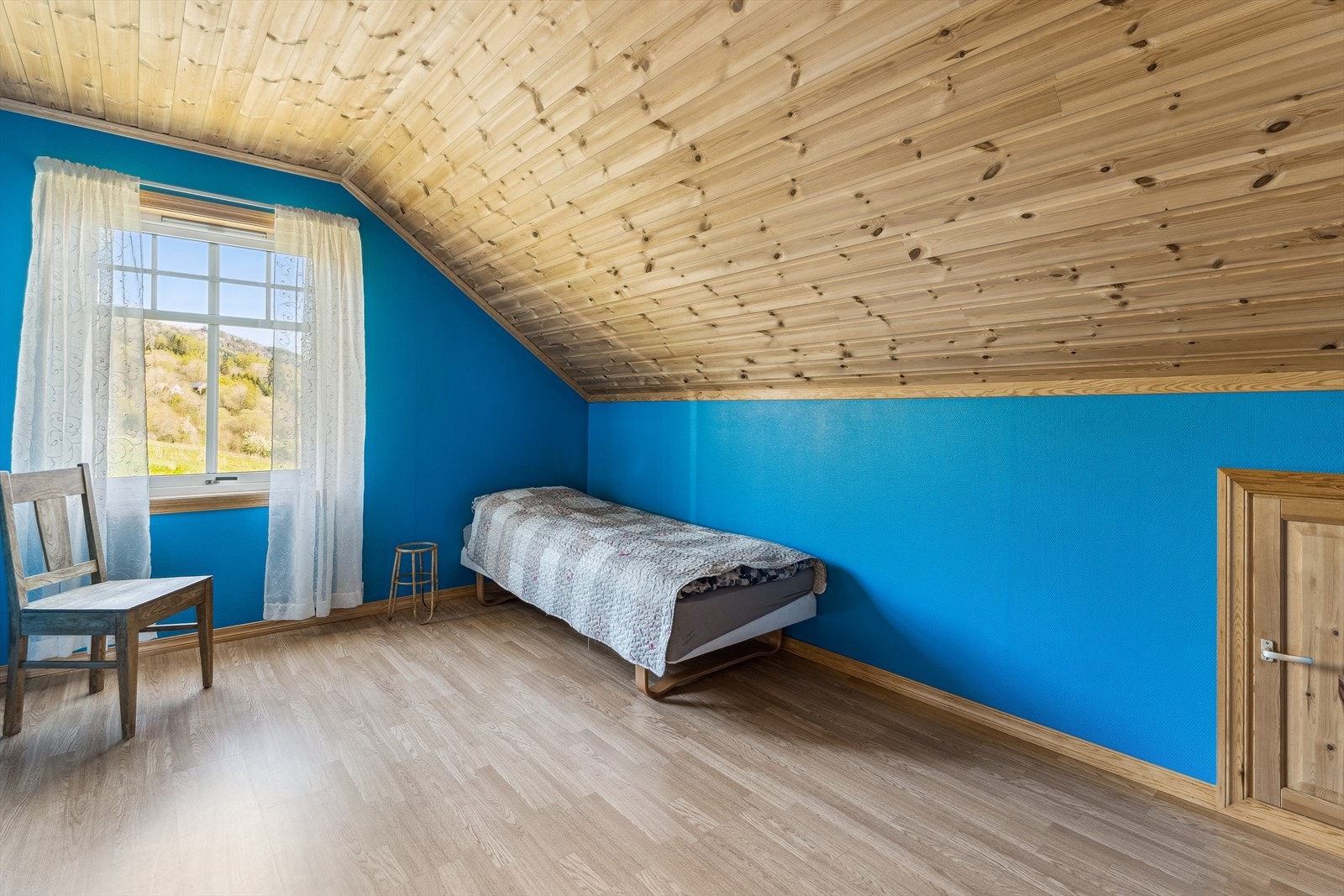 Barnerom, gjesterom eller kontor? Her kan ein innreie etter ynskje og behov. Galleribilde