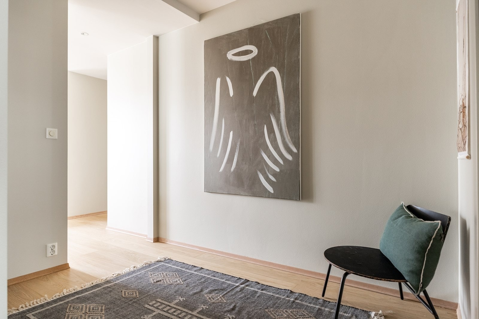 Gang med plass til skap for ekstra oppbevaring Galleribilde