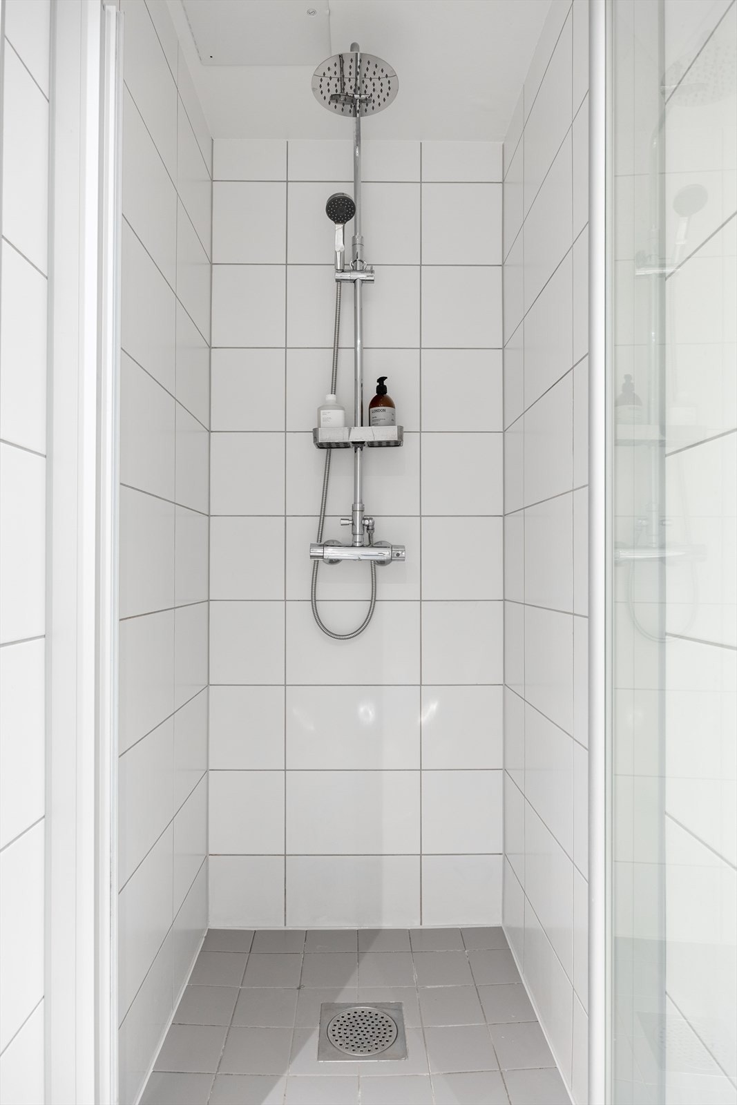 Dusjnisje baderom Galleribilde