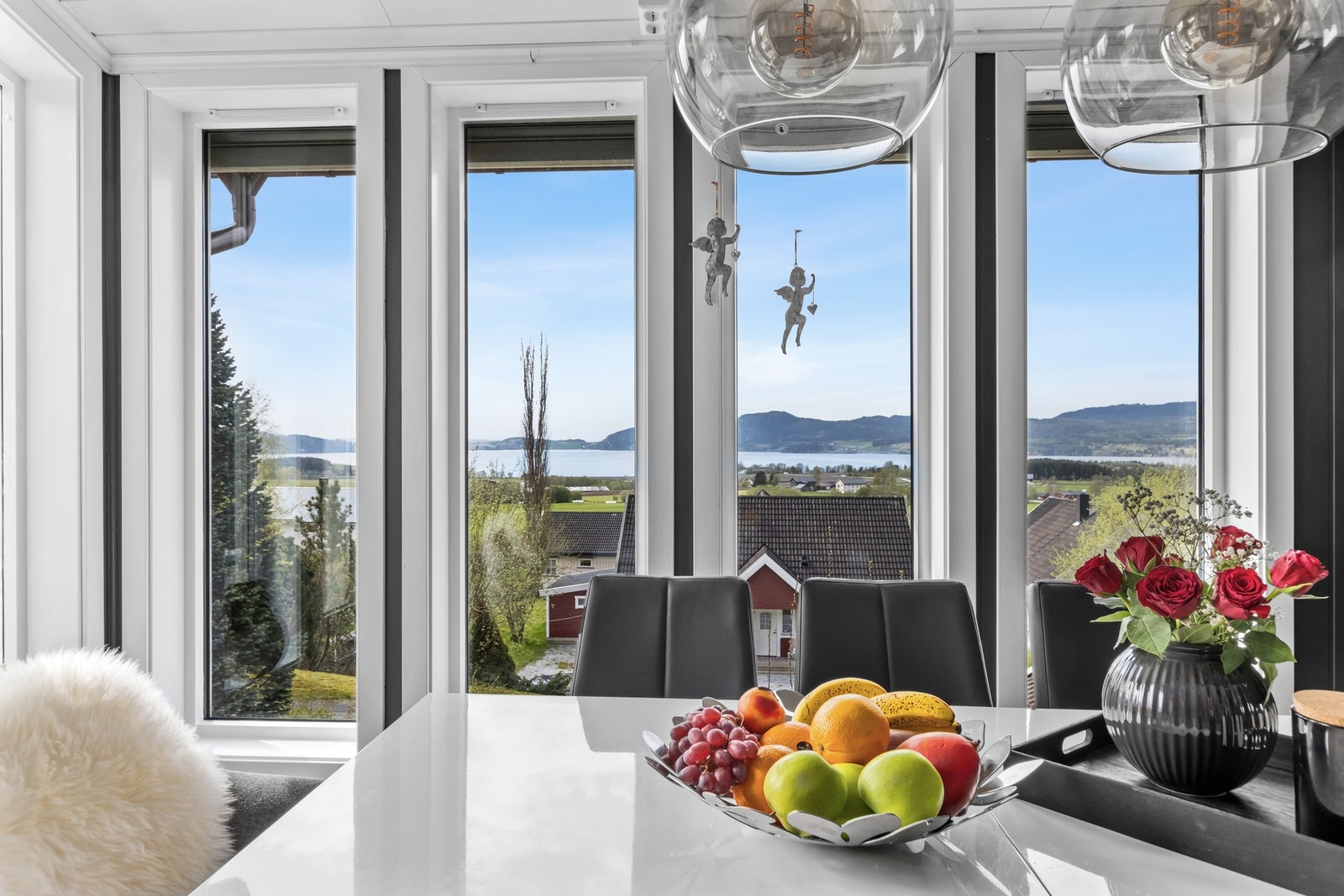 Utsikt fra kjøkkenet. Galleribilde