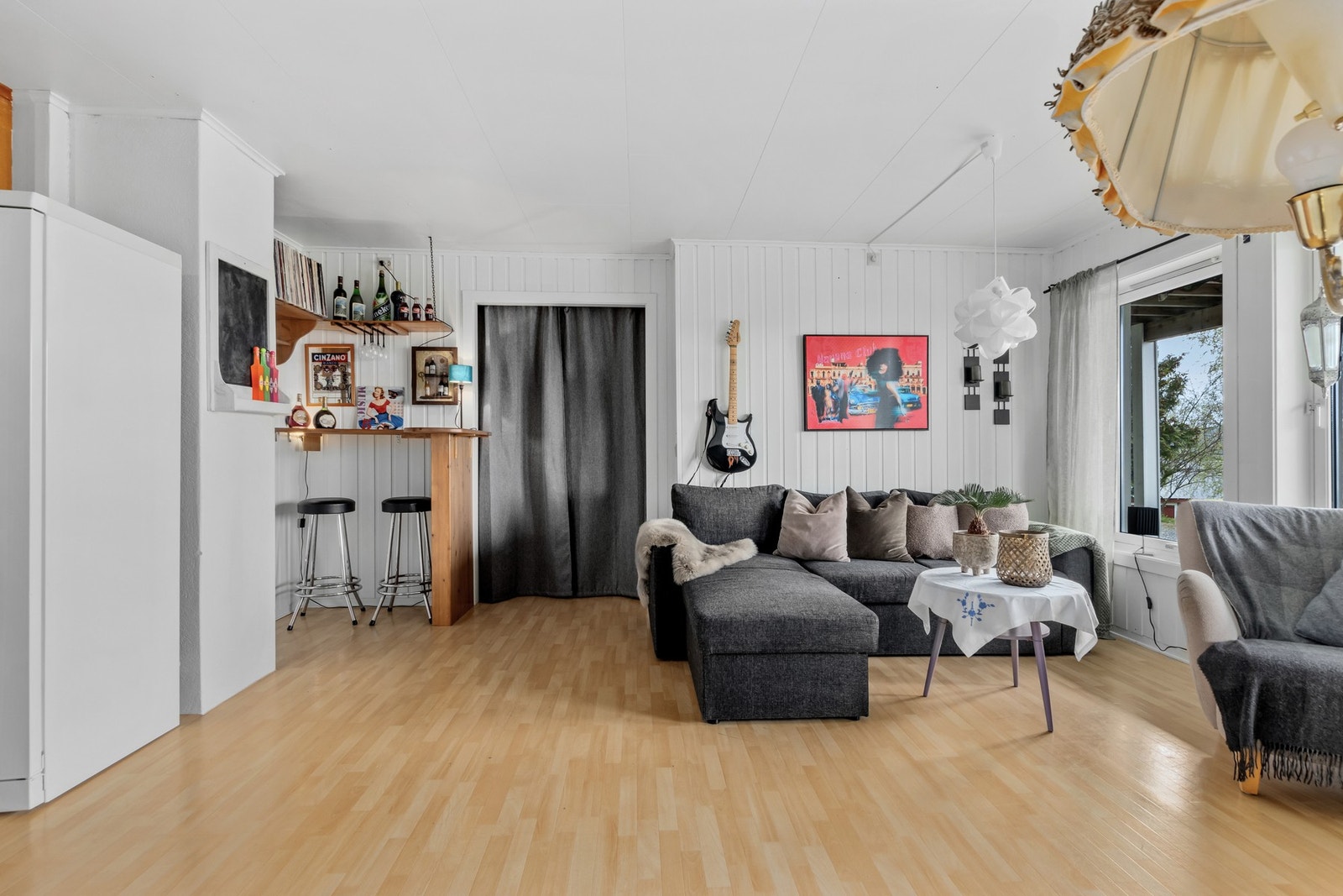 Stue i sokkel. Galleribilde