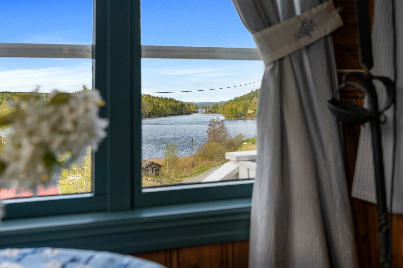 Flott utsikt fra hytta Galleribilde