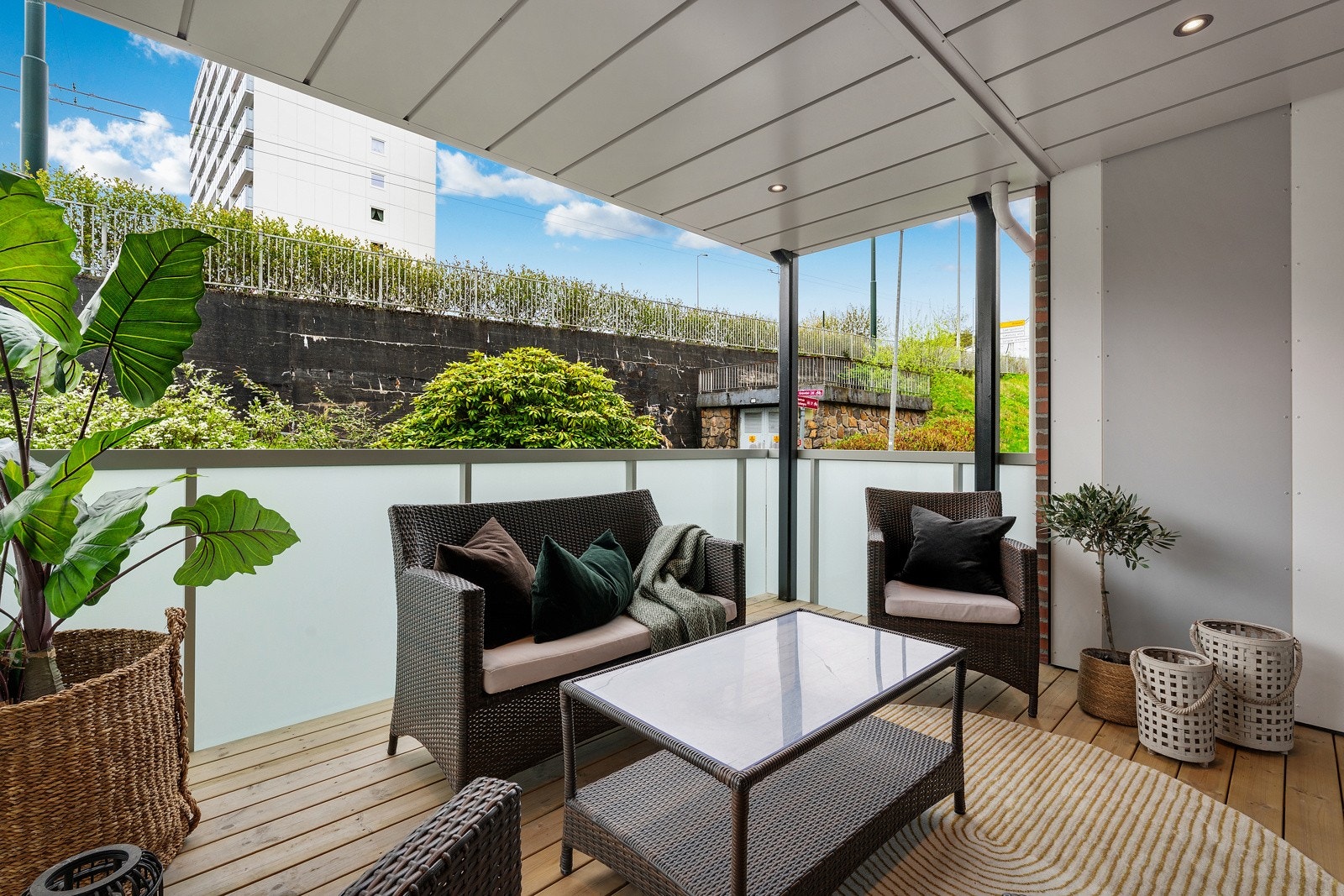 Altanen måler 12 kvm og ligger vestvendt til. Galleribilde