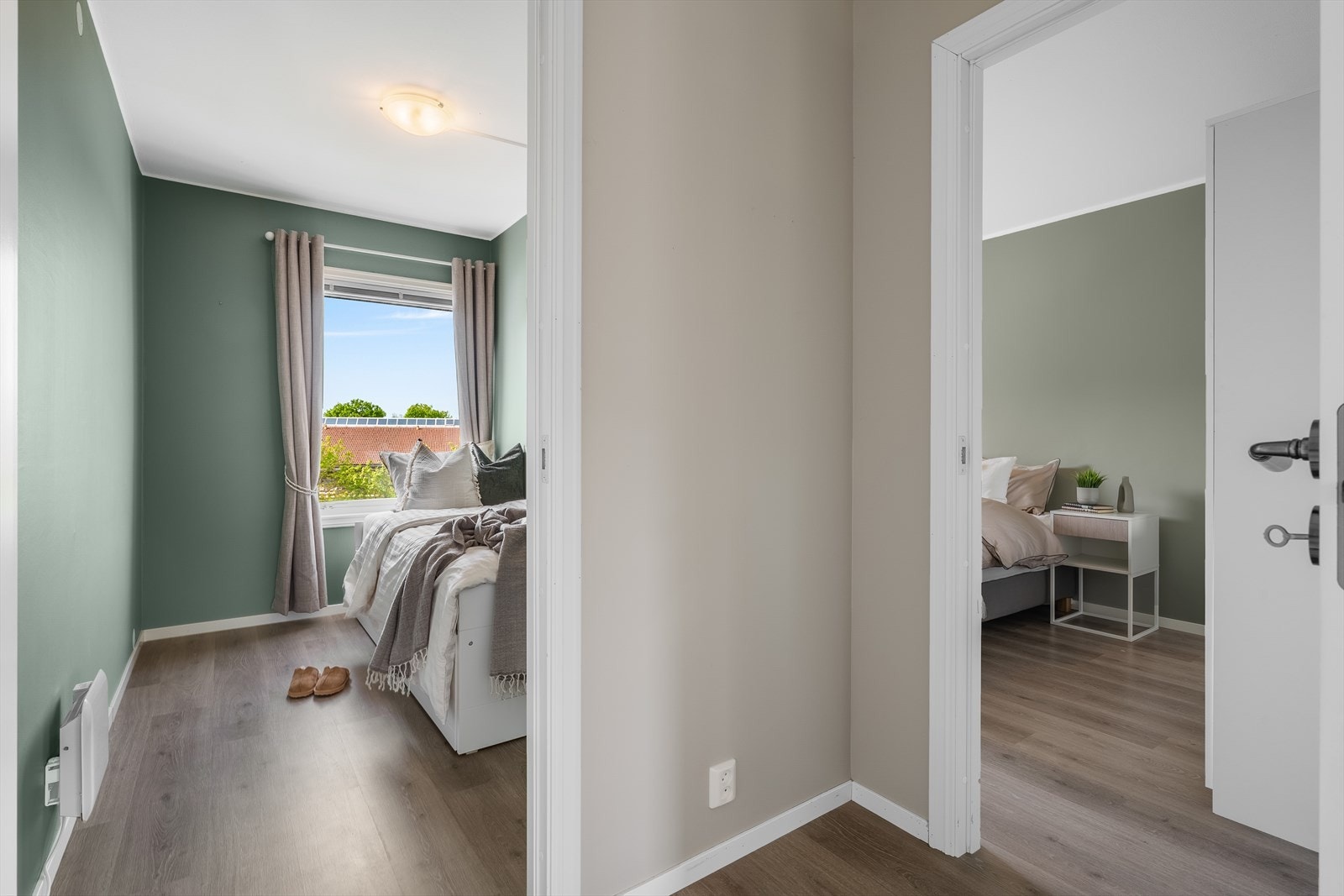 - Leiligheten har et BRA-i på 64m² og inneholder entré, gang, stue/kjøkken, to soverom og bad - Galleribilde