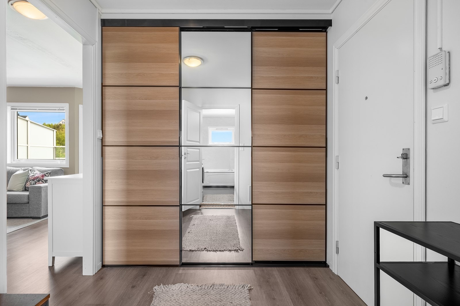 - Entréen måler hele 8,2m² - Galleribilde