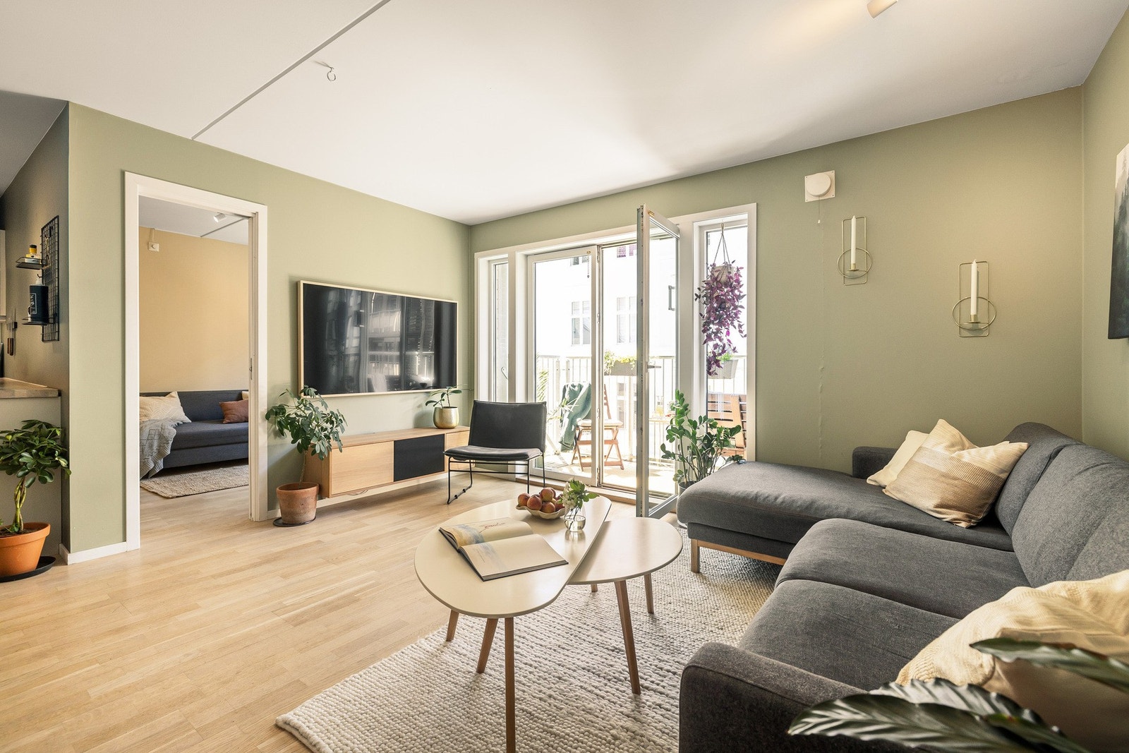 Lettveggen er mulig å fjerne, dersom du ønsker deg større kjøkken og stue. Galleribilde