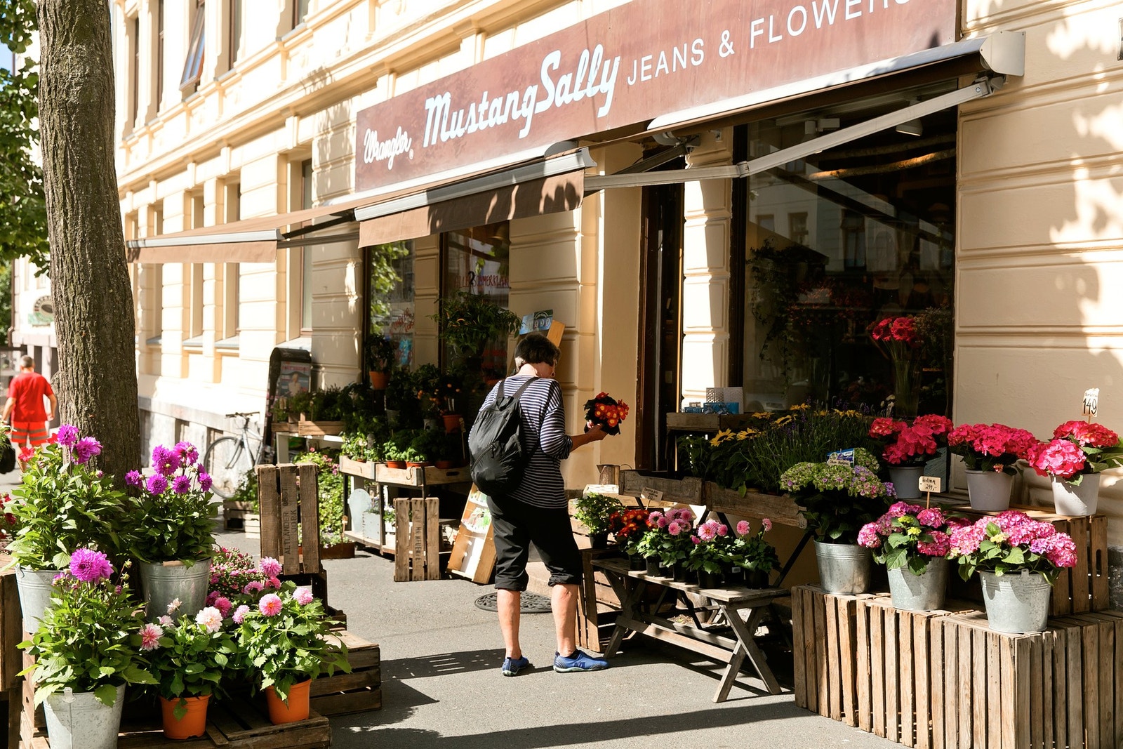 Mustang Sally er én av de unike butikkene i nærområdet. Her kjøper du friske snittblomster og interiør. Galleribilde