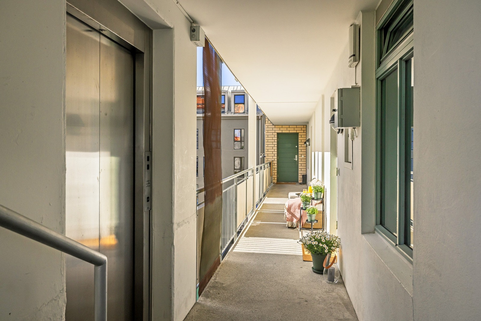 Heisen går ned til garasjeanlegget, hvor bodene er. Galleribilde