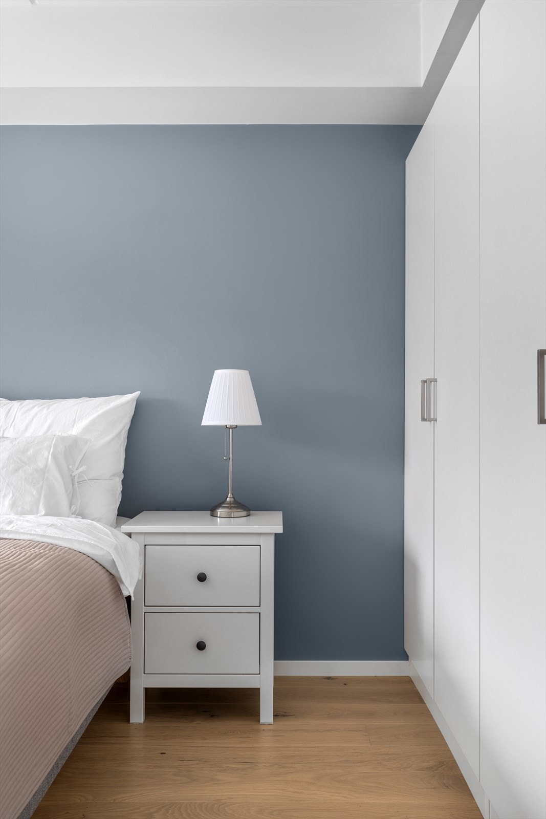 Delikat soverom som innbyder til en god natts søvn. Galleribilde