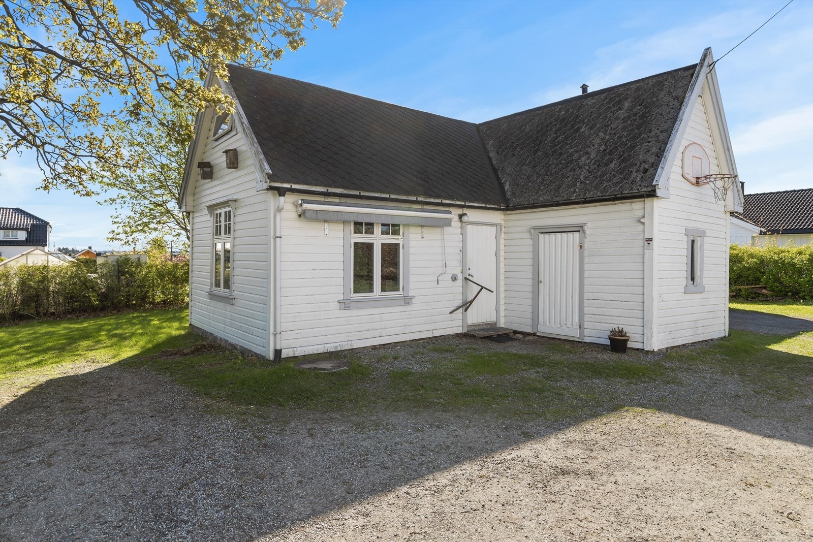 Inngangsparti og tilgang til bod. Galleribilde