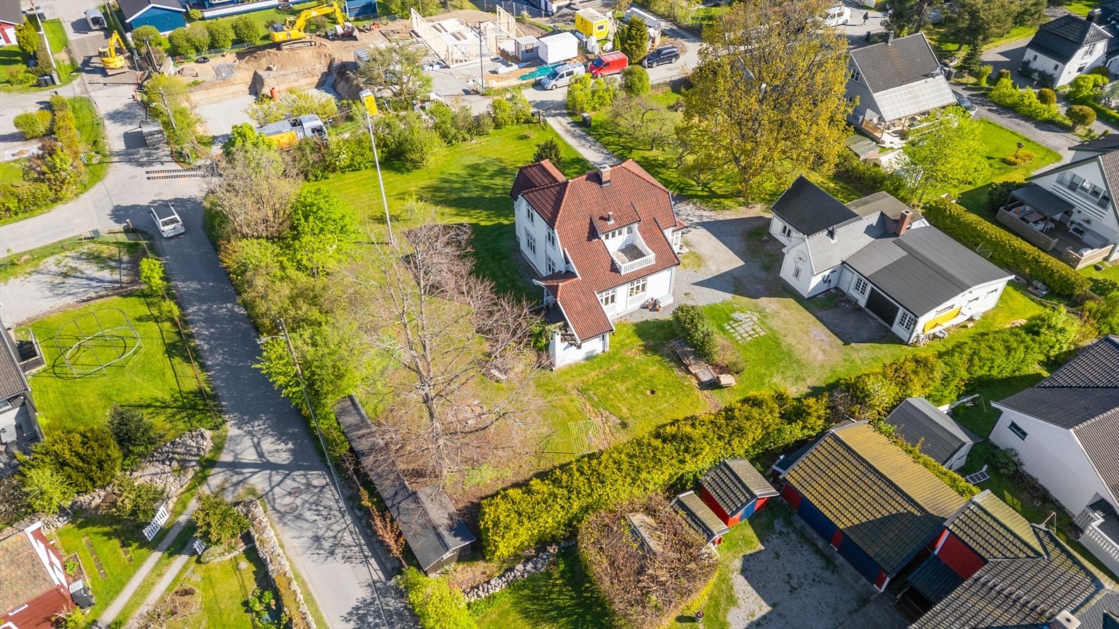 Dronefoto av eiendommen. Galleribilde