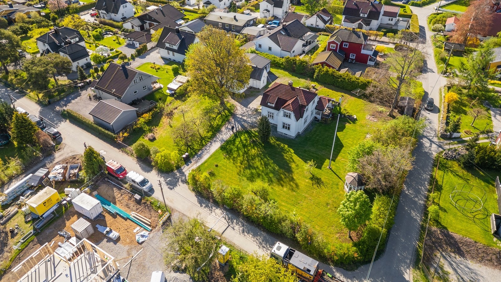 Dronefoto av eiendommen. Galleribilde