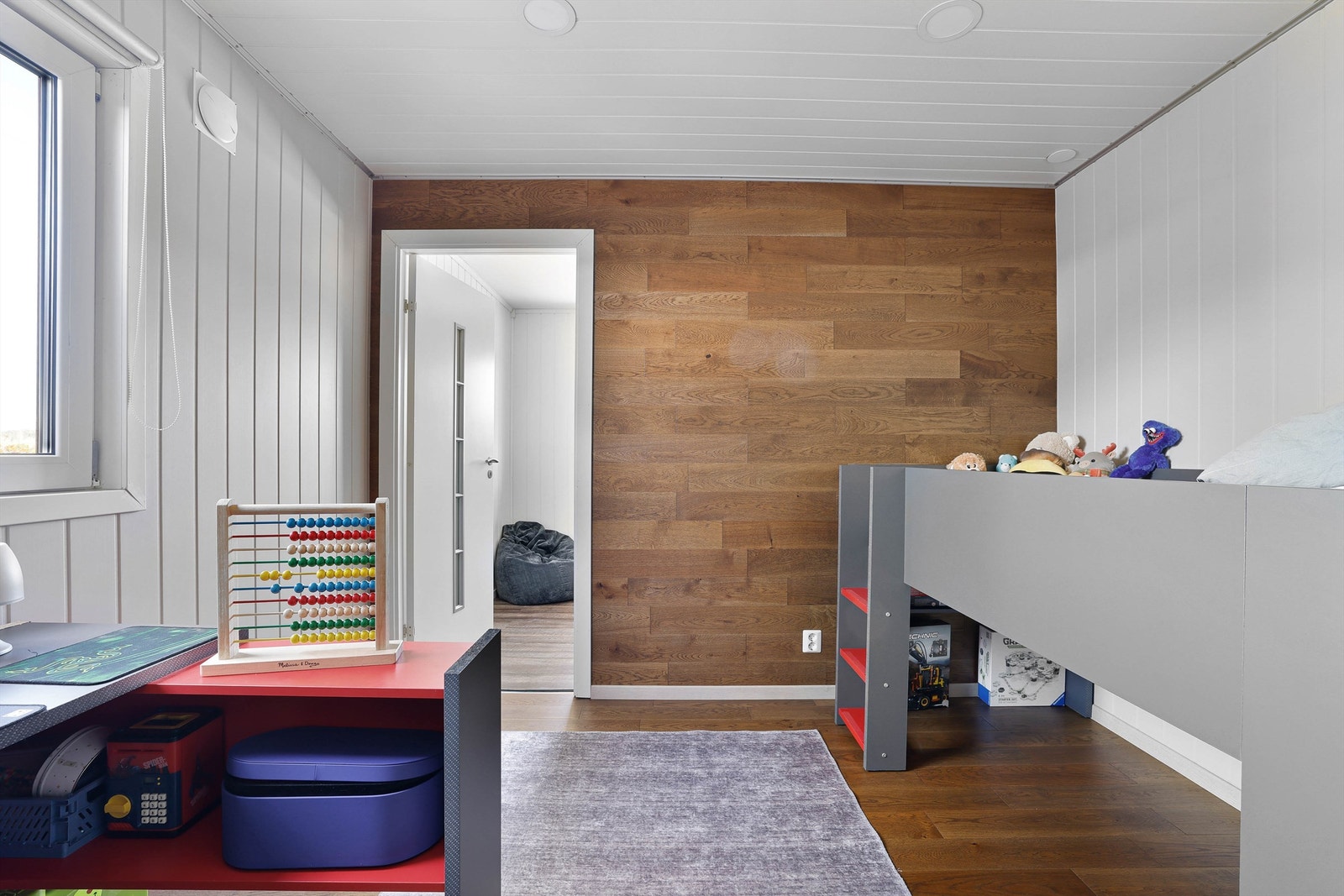 Innenfor hovedsoverommet finnes ytterligere et rom som i dag benyttes til soveromsformål. Galleribilde