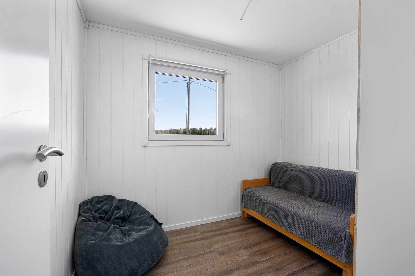 Dette rommet på ca. 5,5 kvm. er byggemeldt som bod, bruksendring til soverom er ikke søkt om eller godkjent. Galleribilde
