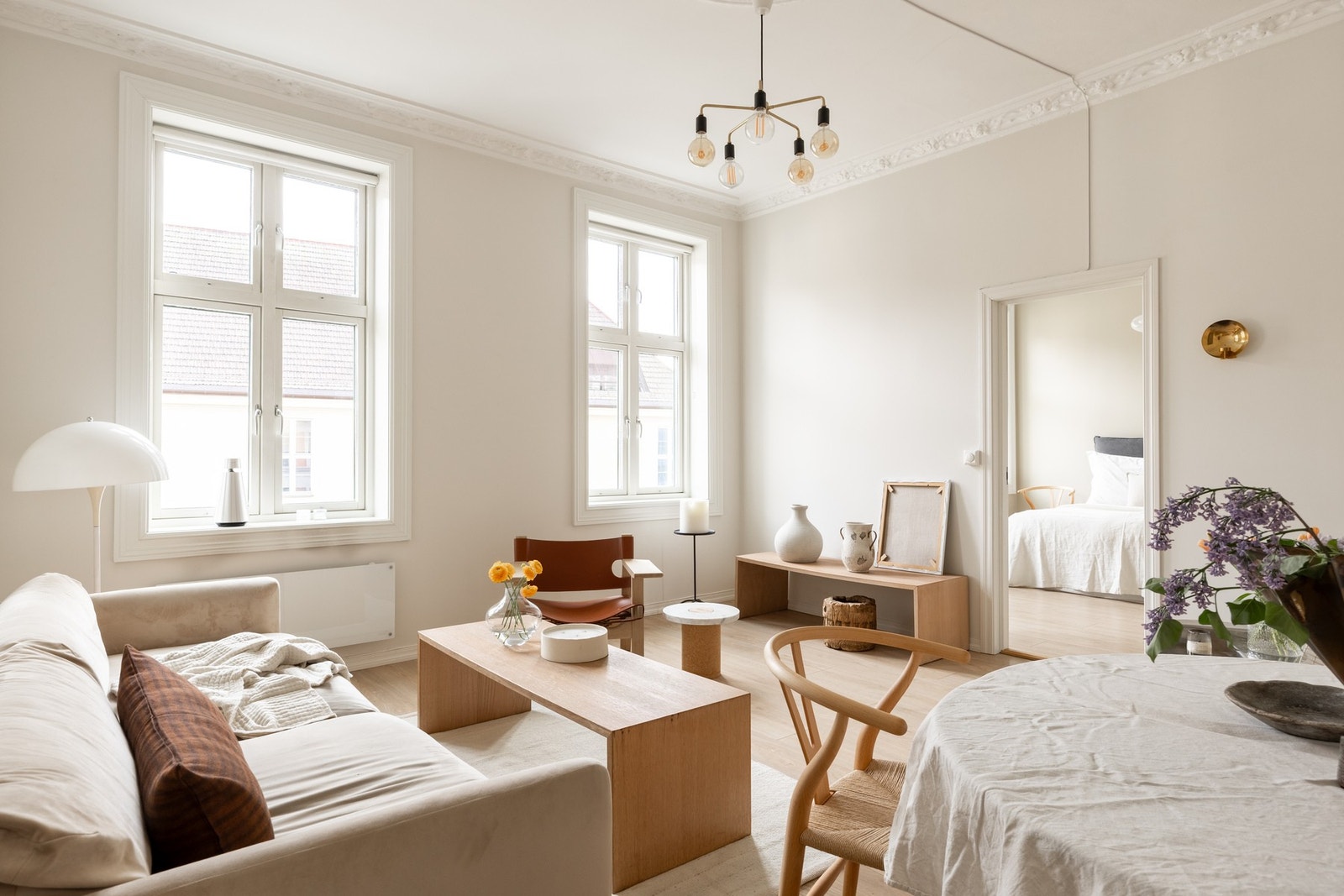 Mulighet for å installere peis i stuen. Ildsted er ikke montert og piperehabilitering utført i 2011. Galleribilde