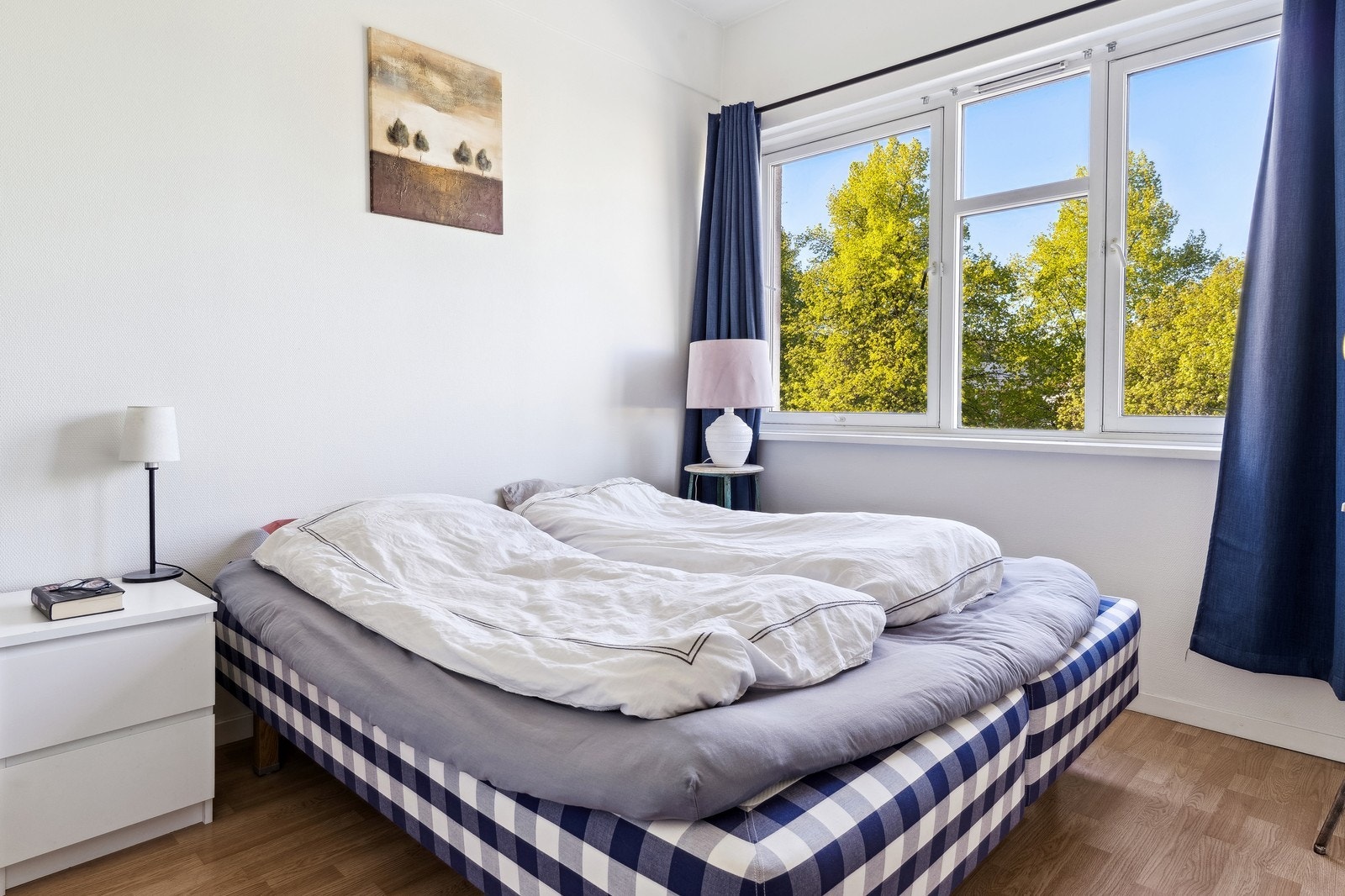 Soverommet er innredet med dobbeltseng og har et behagelig og funksjonelt uttrykk. Galleribilde