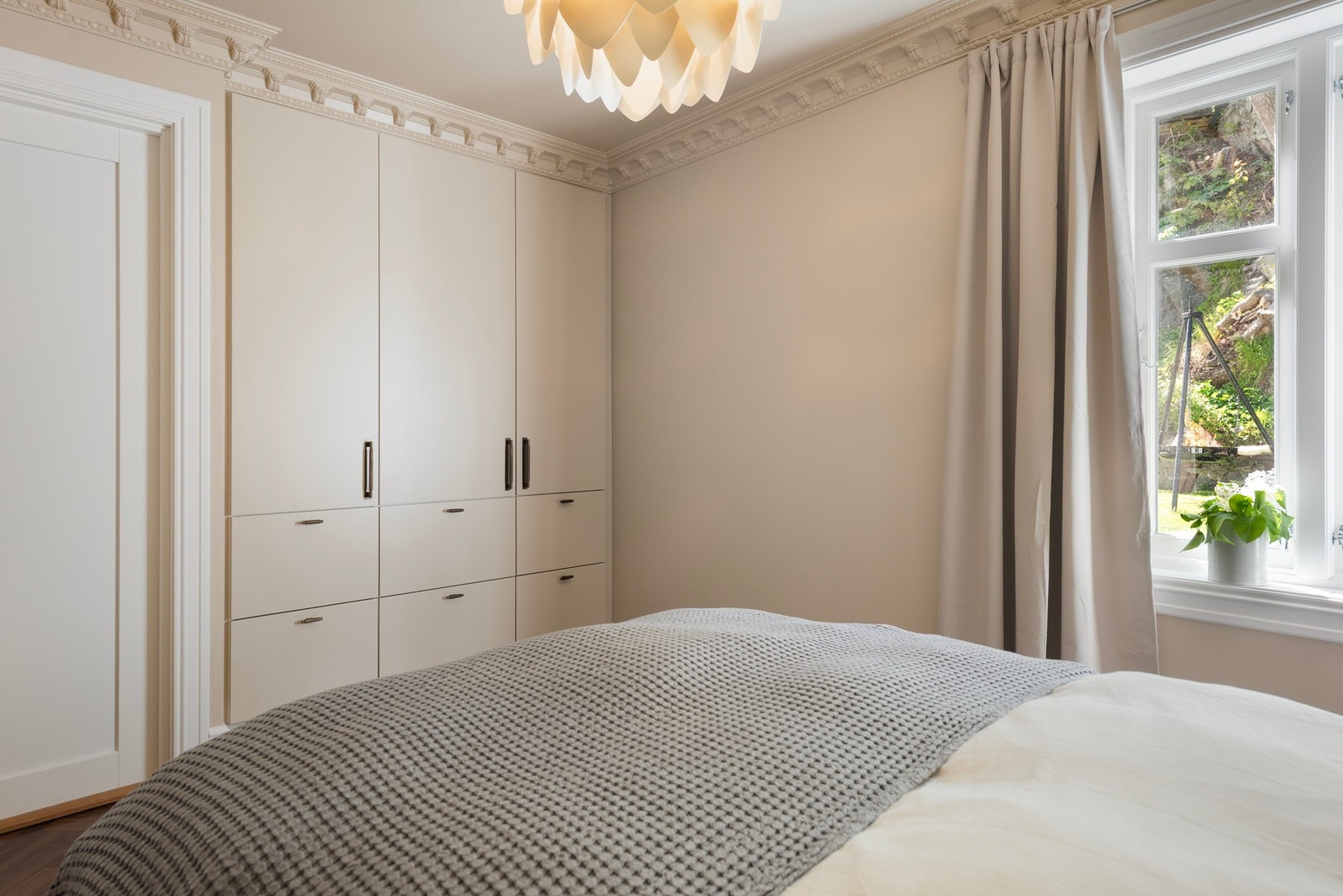 Godt med garderobe Galleribilde
