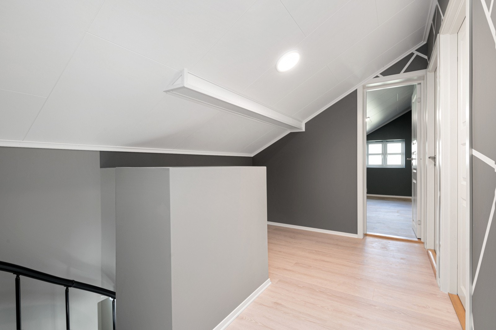 Gang i 2 etg. Galleribilde