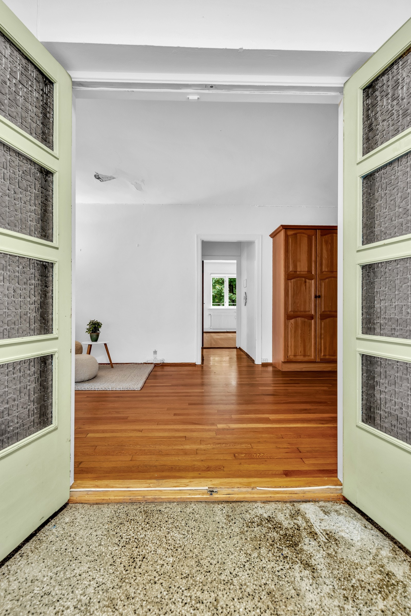 Dobbel original dør fra oppgangen til leiligheten. Galleribilde