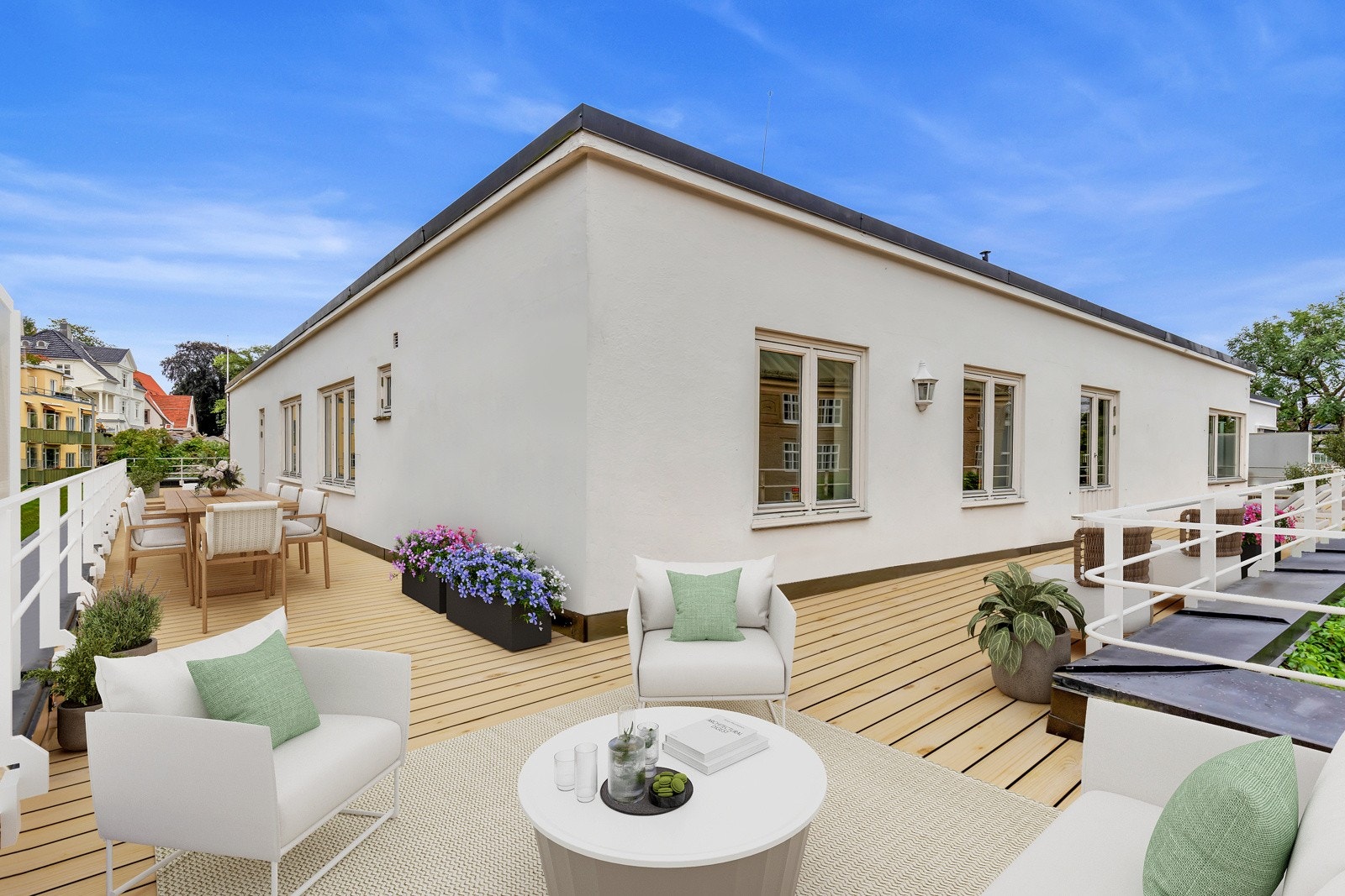 Velkommen til Hertzbergs gate 7B - en lys topp- og endeleilighet på 213 kvm med utgang direkte til egen solrik takterrasse på 80 kvm. Galleribilde