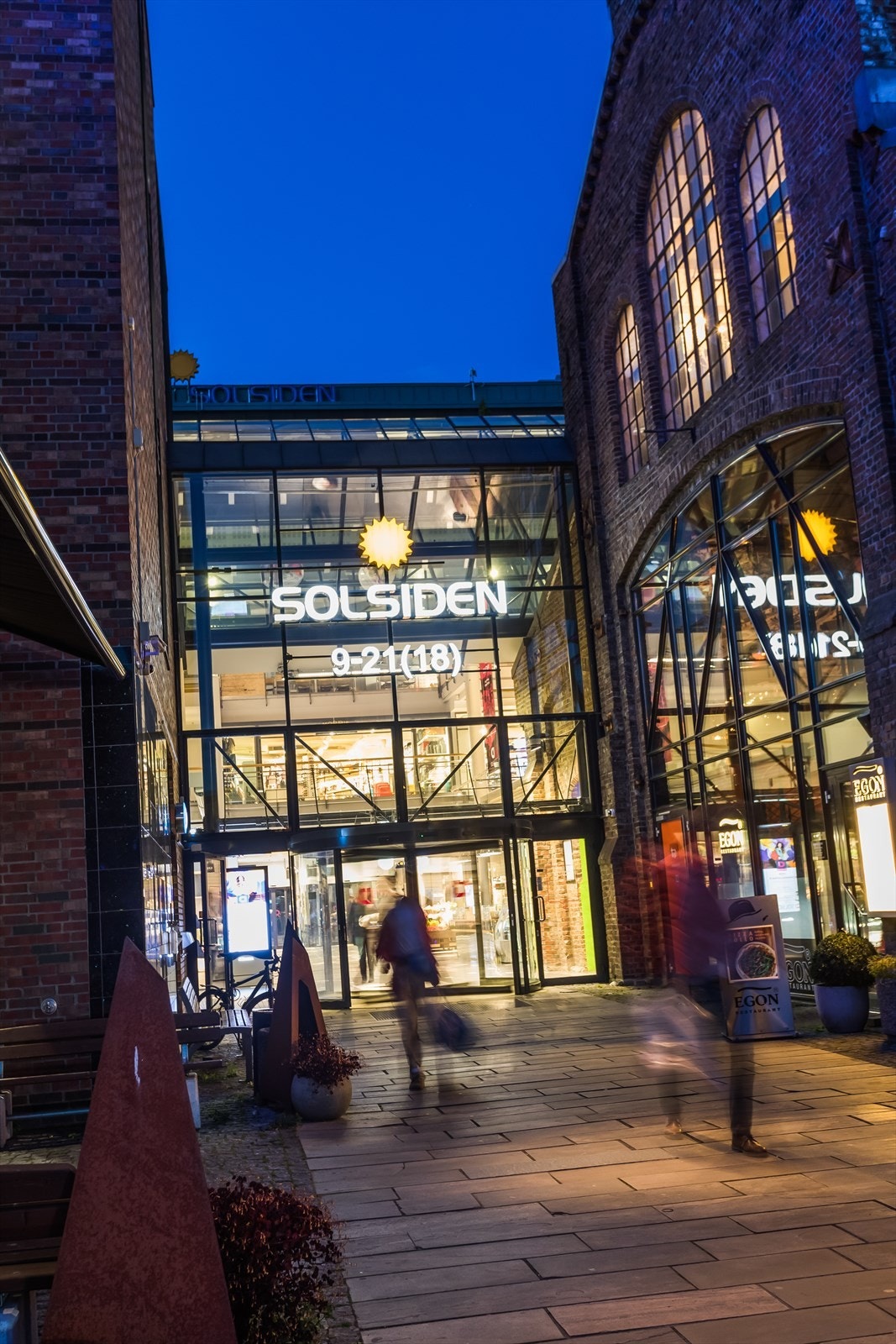 Som en av dine nærmeste naboer har du Solsiden kjøpesenter med et rikt butikkutvalg. Galleribilde