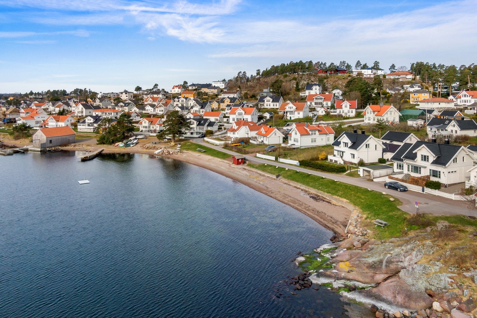 Nydelige Rødstein/Fagersand ligger 3 minutters gange unna eiendommen Galleribilde