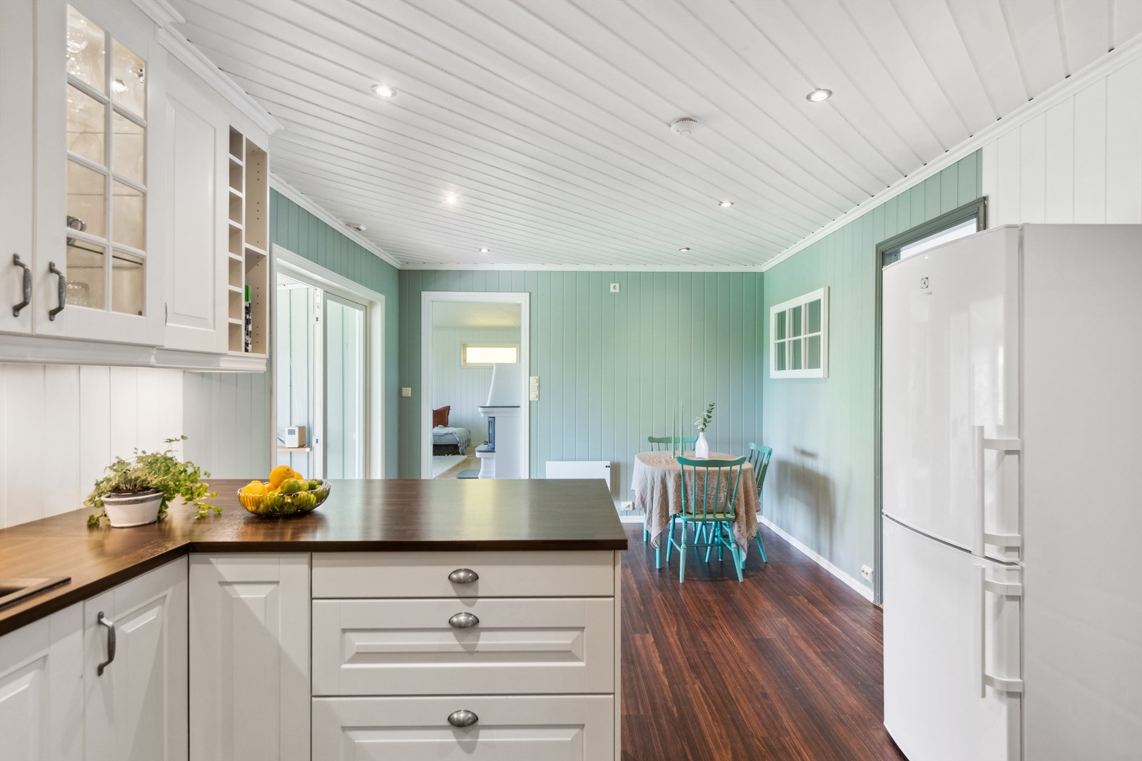 Kjøkken med spiseplass Galleribilde