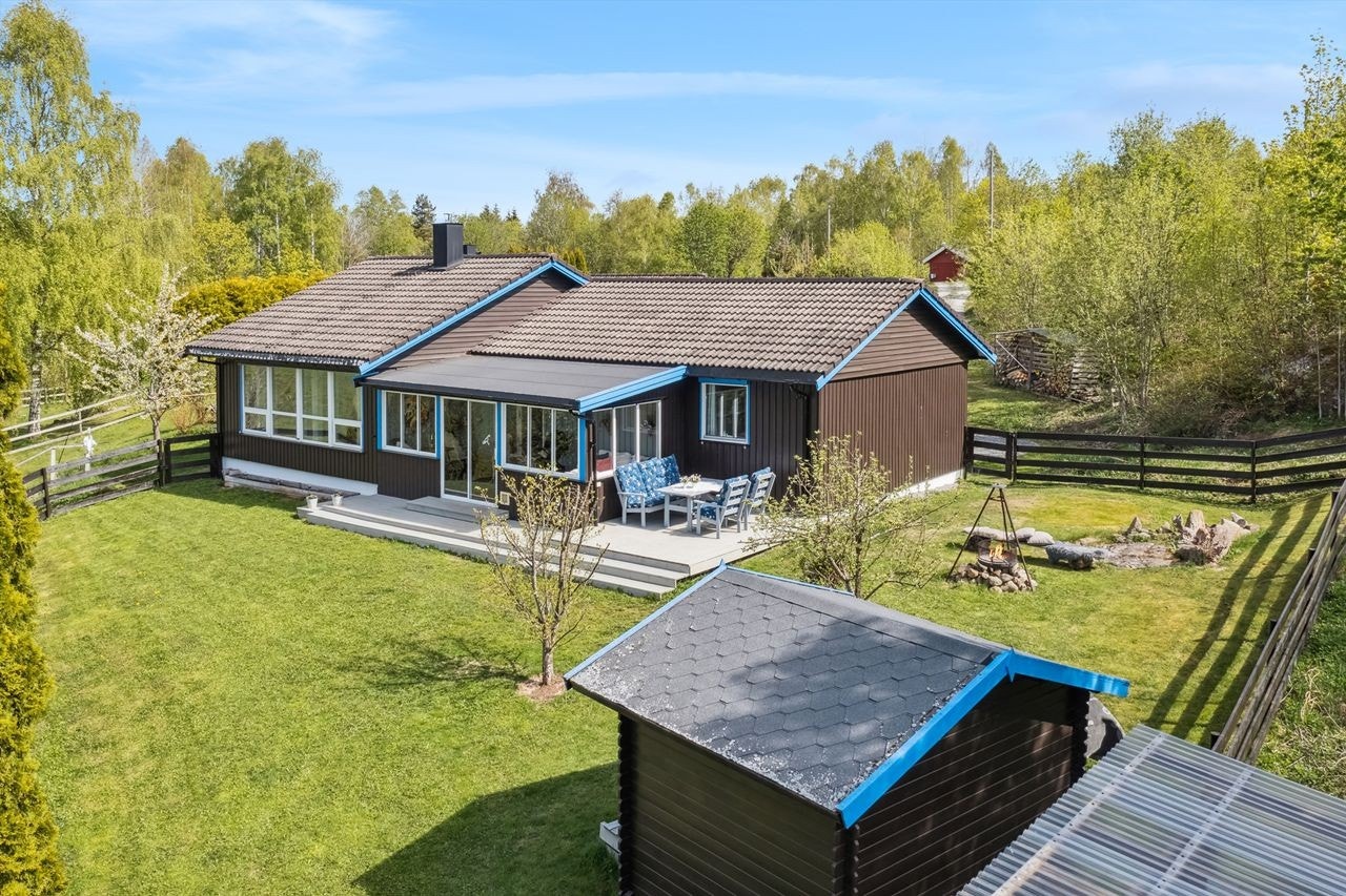 Velkommen til Ekebergvegen 66! Solrik eiendom i koselige og landlige omgivelser Galleribilde