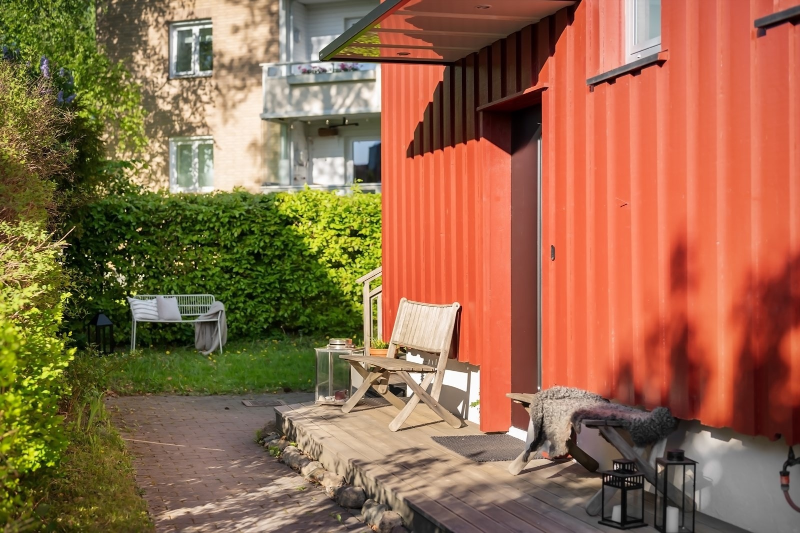 Hyggelig inngangsparti til boligen. Galleribilde