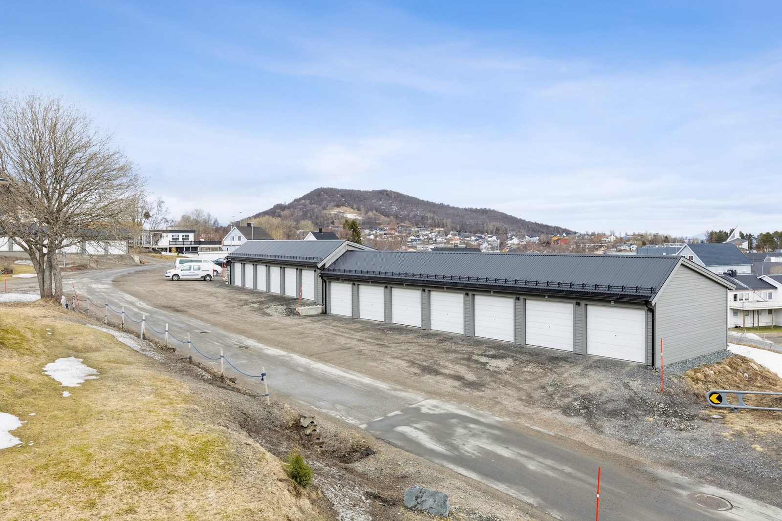 Garasje medfølger. Galleribilde