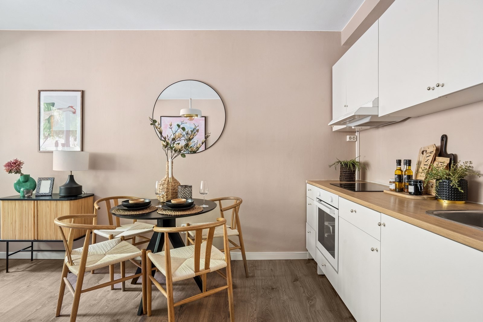 Leiligheten har en arealeffektiv og god planløsning med tydelige soner. Galleribilde