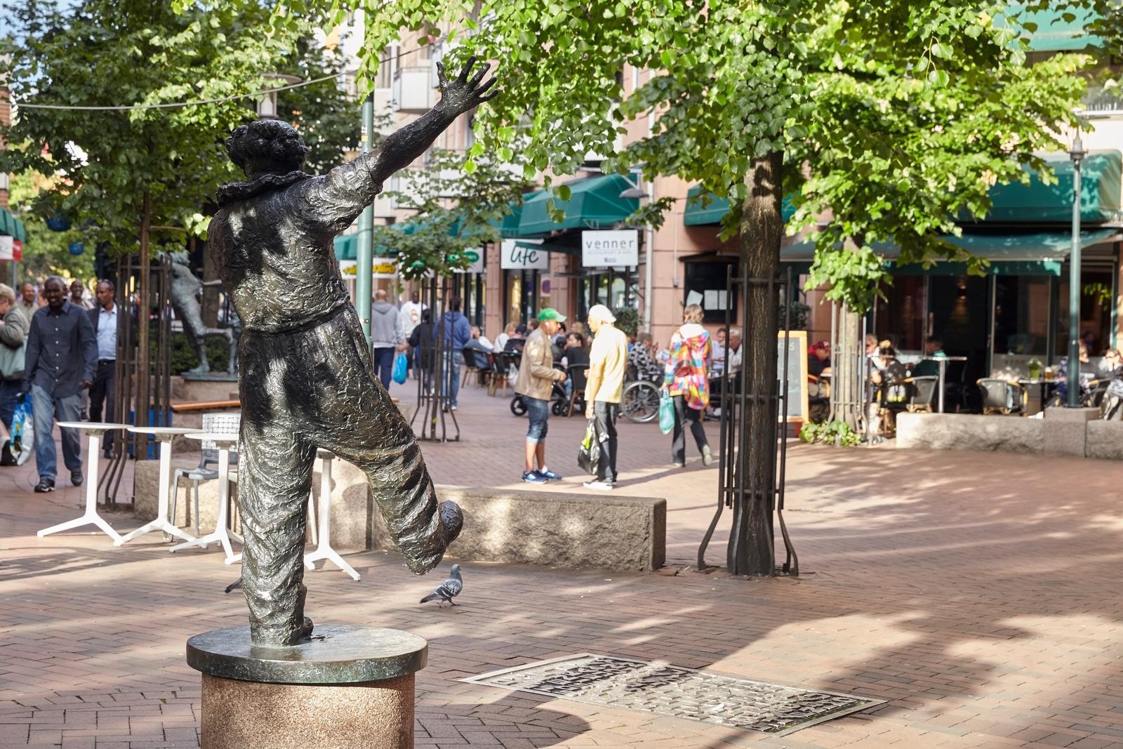 Grønlandstorg byr på et stort utvalg eksotiske grønsaker og råvarer. Galleribilde