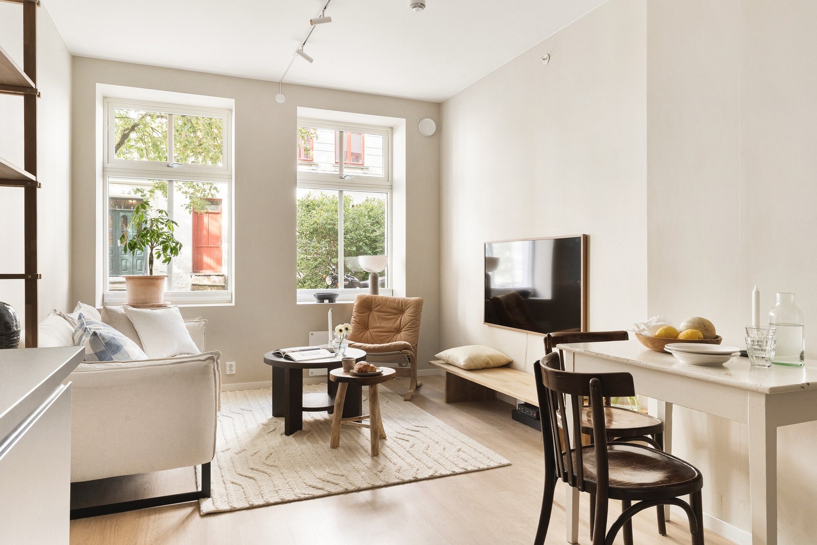 Her har du god plass til en deilig sofakrok og spisegruppe. Galleribilde