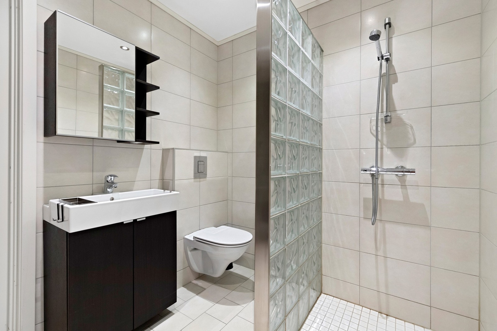 Lyst og moderne bad Galleribilde