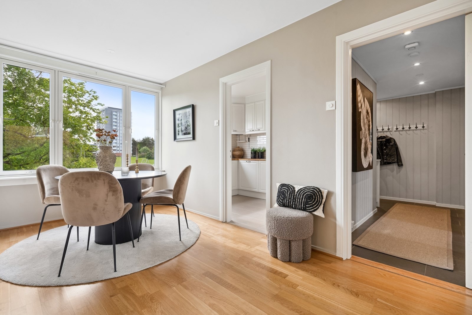 Den gode planløsningen gjør det mulig å etablere et ekstra soverom der hvor spisestuen er i dag. Galleribilde