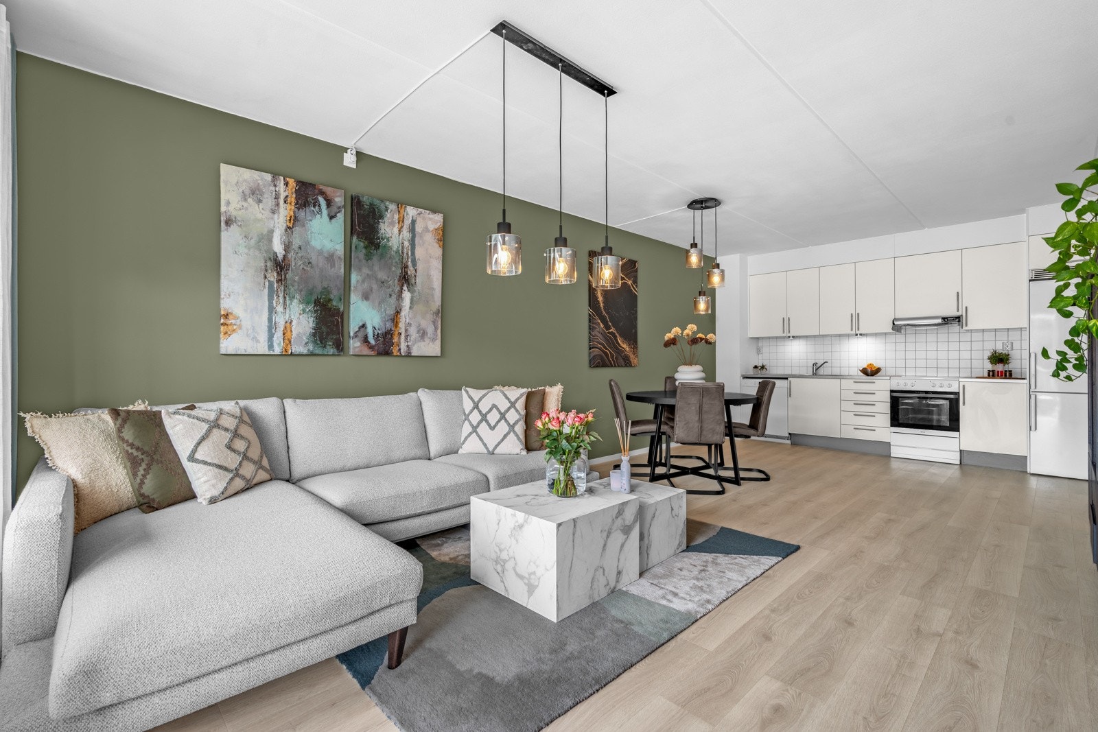 Planløsning er meget sosial og passer godt for middagsgjester. Galleribilde