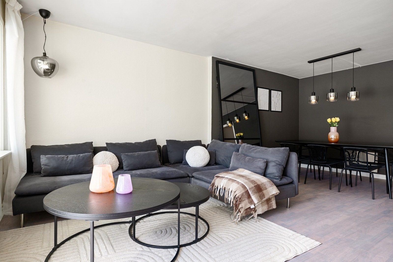 Leiligheten har elektrisk oppvarming gjennom panelovner og varmekabel på bad. Galleribilde