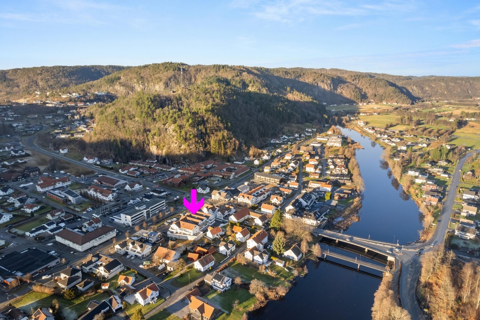 Audnaelva som er like i nærheten innbyr til bading, fisking og andre aktiviteter. Galleribilde