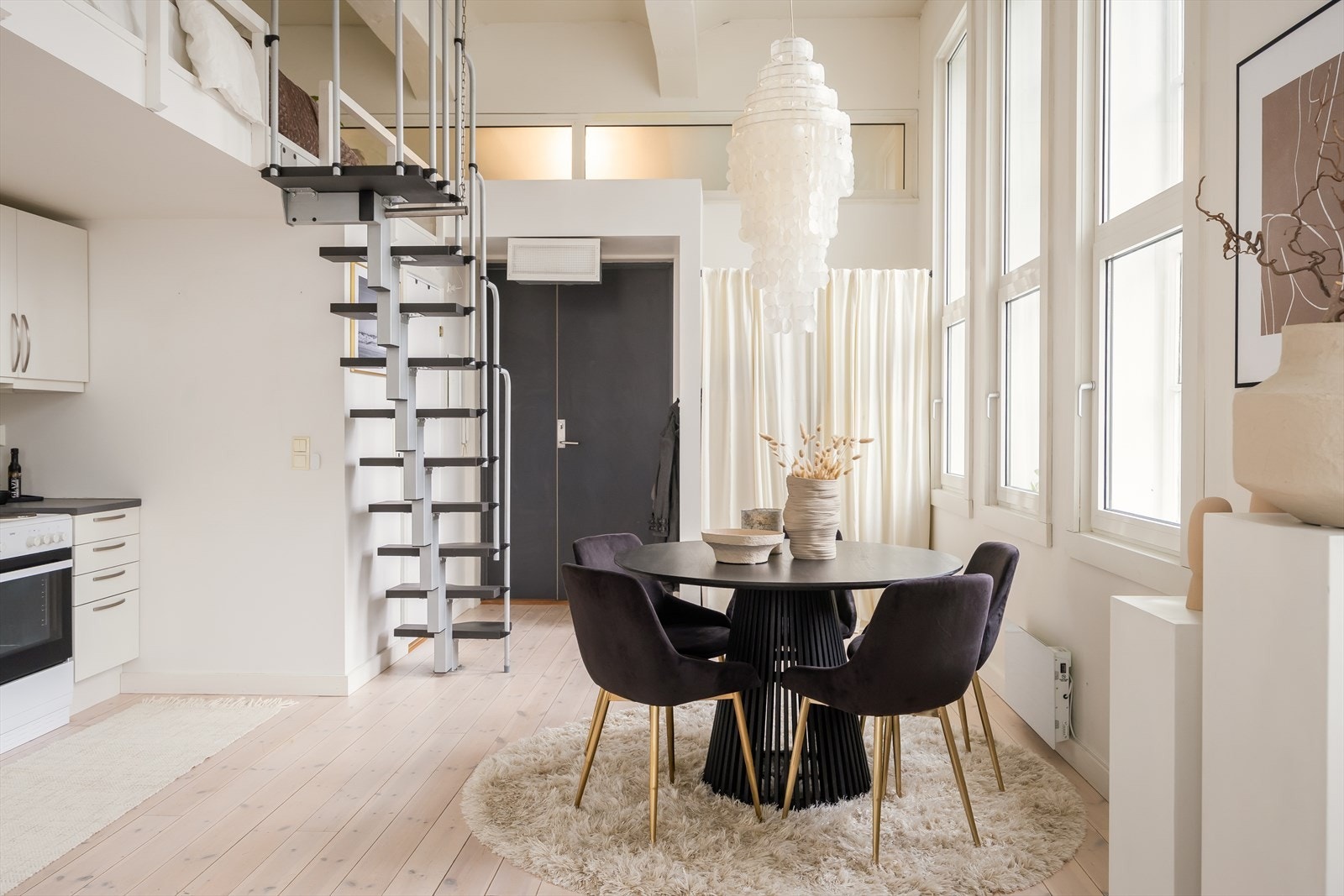 Borettslaget har IN-ordning, som betyr at du kan nedbetale fellesgjelden raskere hvis du ønsker det. Dette gir deg større økonomisk fleksibilitet og lavere månedlige felleskostnader over tid. Galleribilde