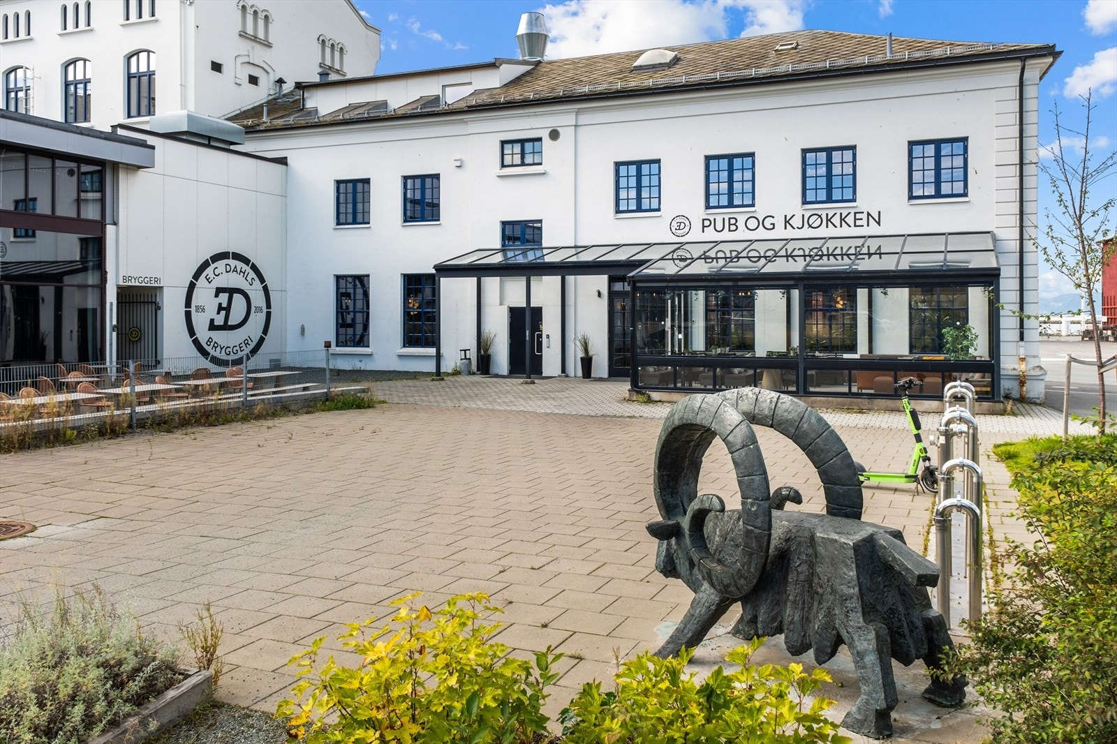 EC Dahls bryggeri, pub og kjøkken ligger en 13 minutters gåtur unna. Galleribilde