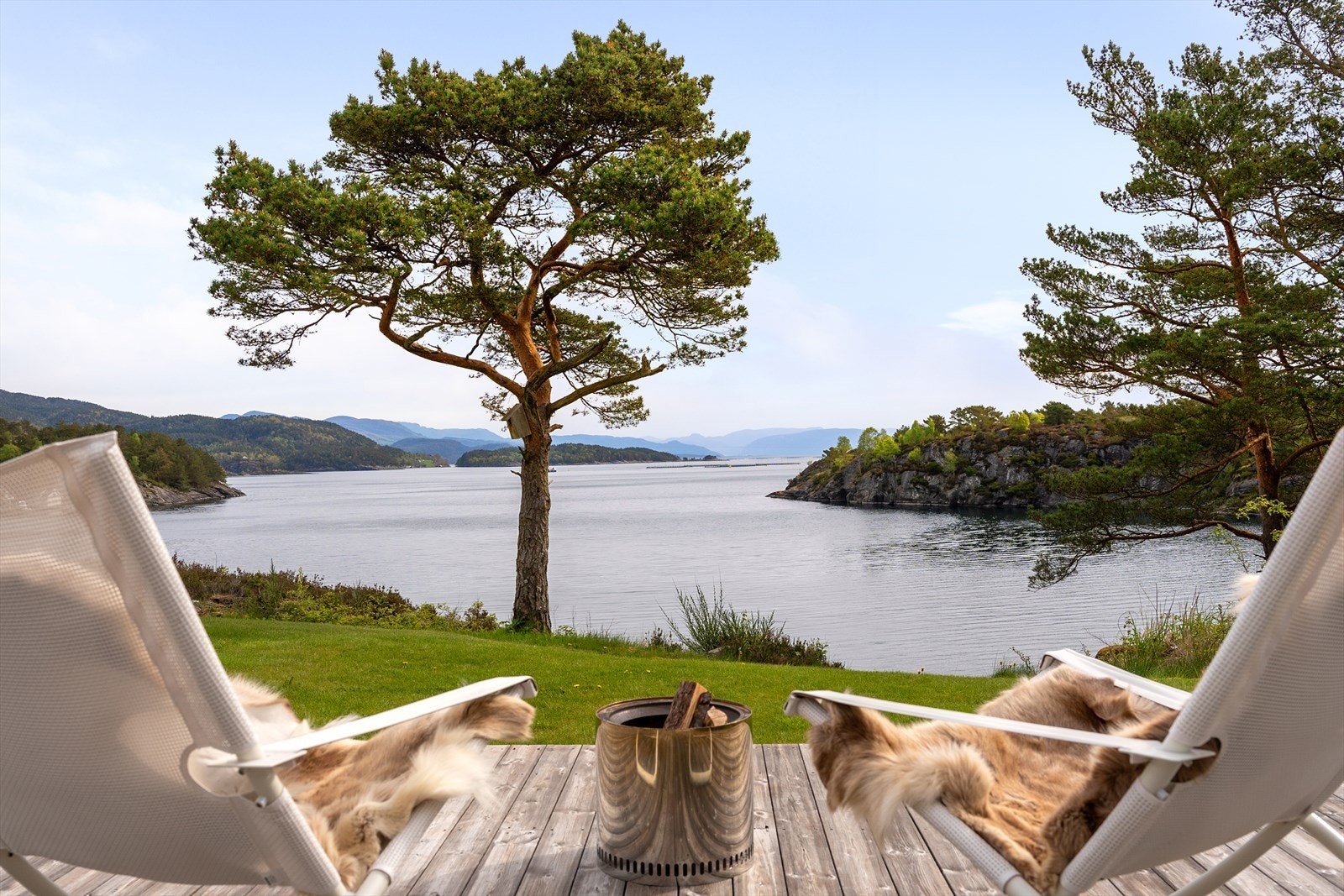 Velkommen til av Toftøysundvegen 23 - presentert av Christoffer Frøyland i Meglerhuset Rele Galleribilde