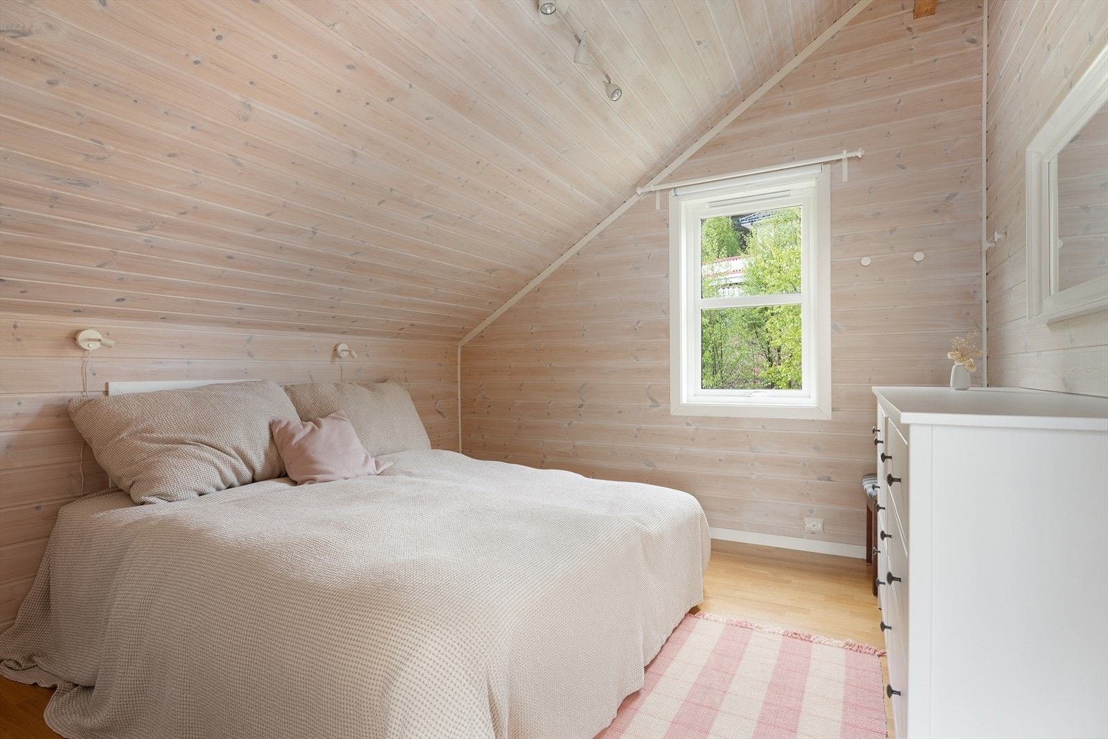 Soverom 1 i loftsetasjen Galleribilde