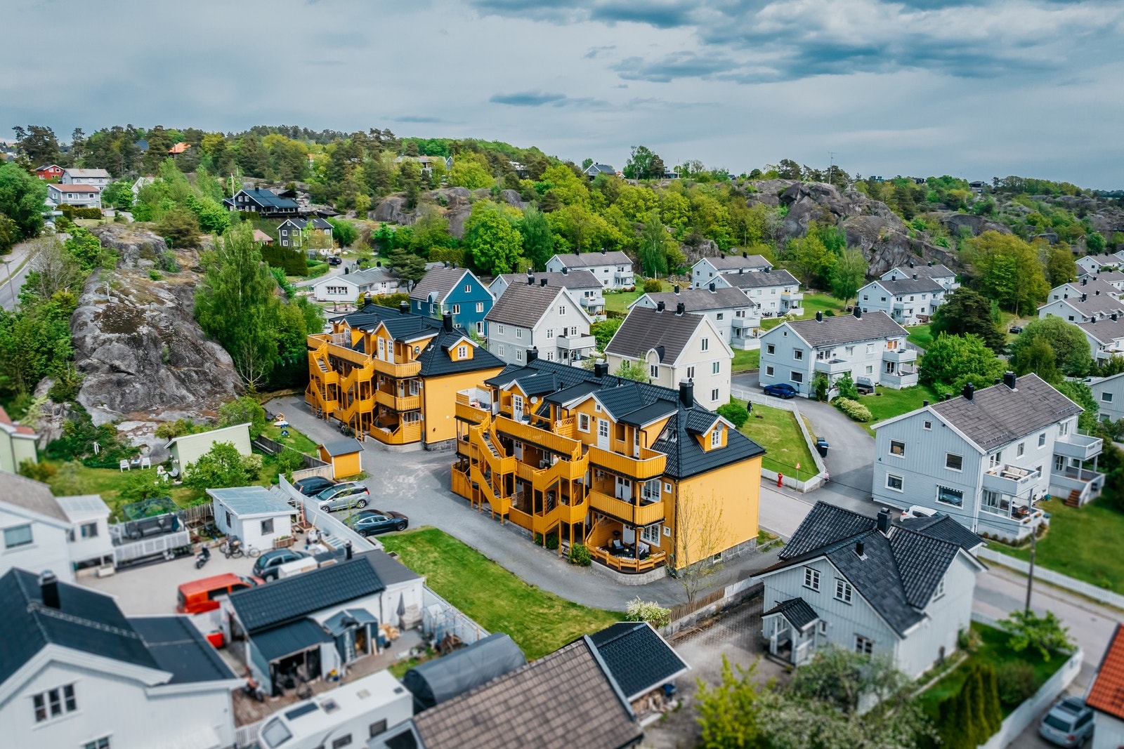 Leiligheten ligger i et sentralt og rolig område, med nærhet til det du trenger. Galleribilde