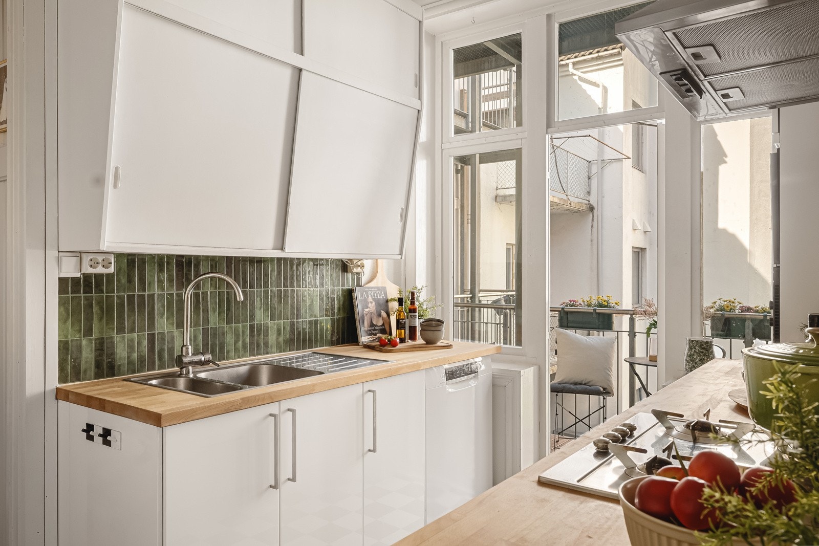 - Slette fine fronter og flott heltrebenkeplate - Galleribilde