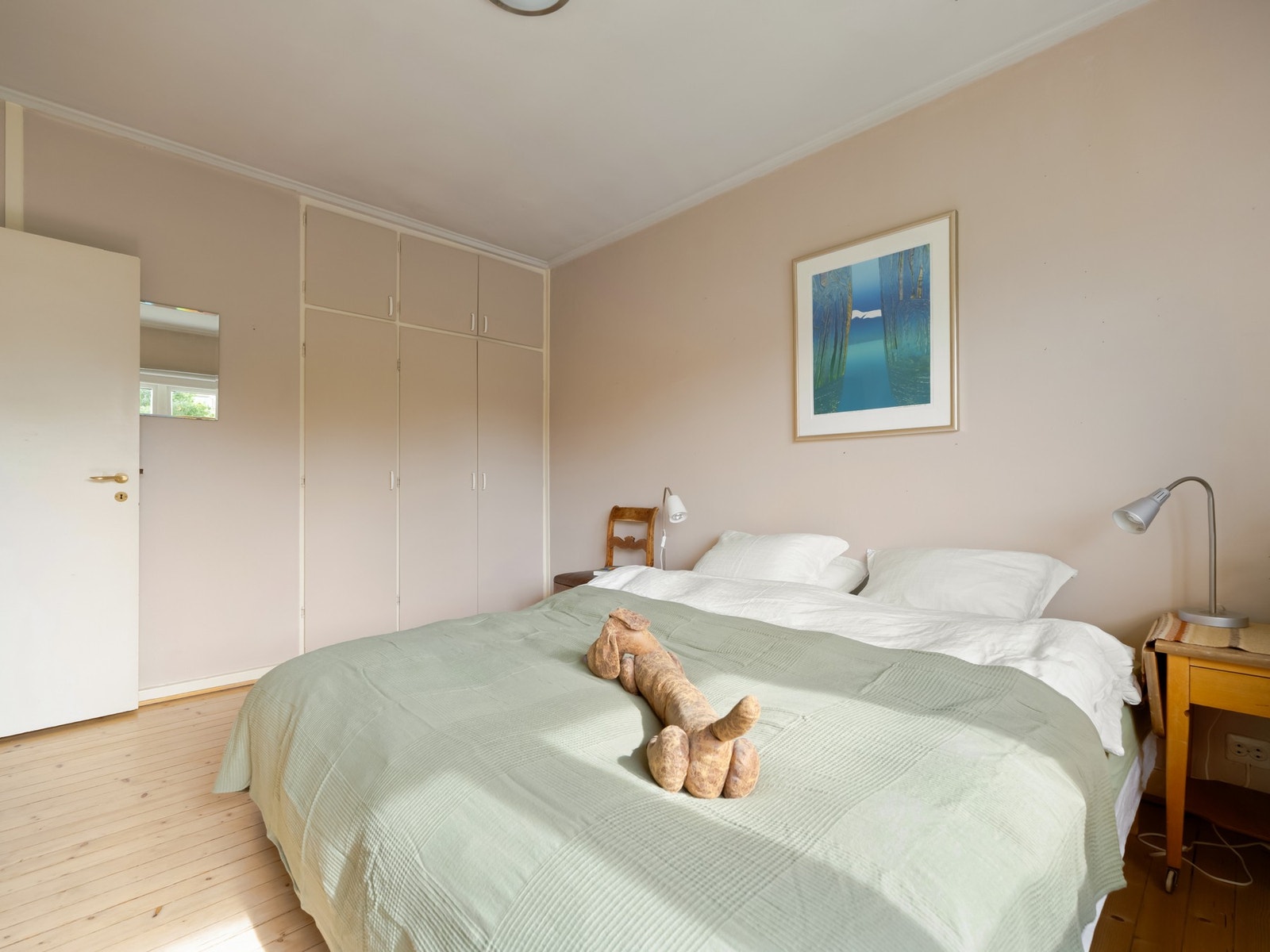 NB! Dette er ikke en ekte hund! Galleribilde