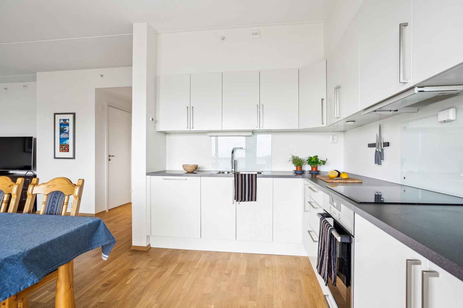 Moderne HTH kjøkkeninnredning fra 2018. Galleribilde